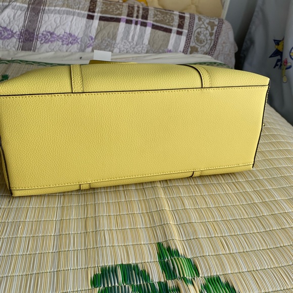 Brand new Tory Burch tote, new without tag. - Picture 4 of 8